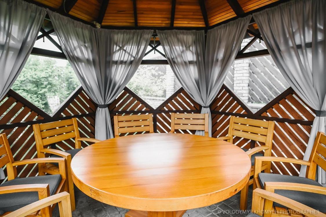 Zagorod Hotel Girka Polonka Exterior photo